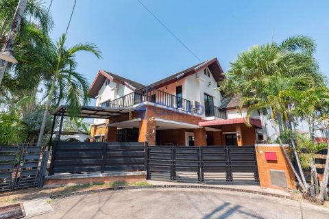 House in Pattaya, Thailand 3 bedrooms № 201877 - photo 3