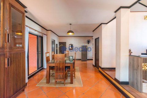 House in Pattaya, Thailand 3 bedrooms № 201877 - photo 14