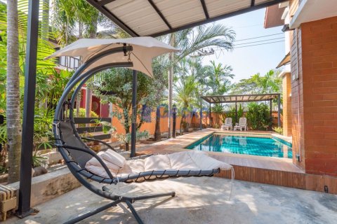 House in Pattaya, Thailand 3 bedrooms № 201877 - photo 10