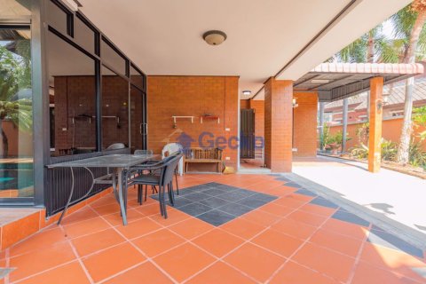 House in Pattaya, Thailand 3 bedrooms № 201877 - photo 11