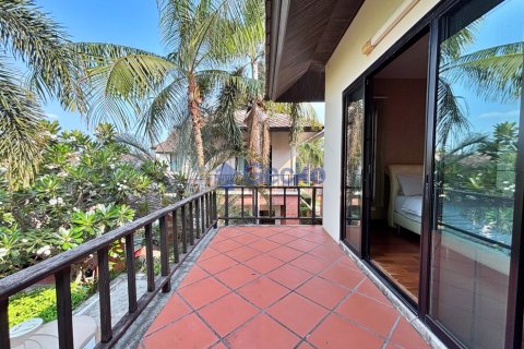 House in Pattaya, Thailand 3 bedrooms № 201878 - photo 23
