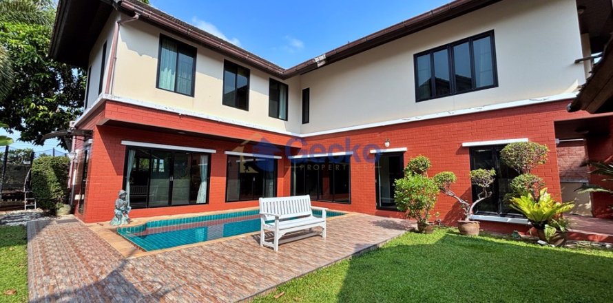 House in Pattaya, Thailand 3 bedrooms № 201878
