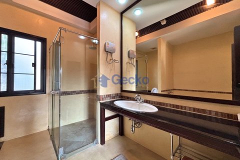 House in Pattaya, Thailand 3 bedrooms № 201878 - photo 25