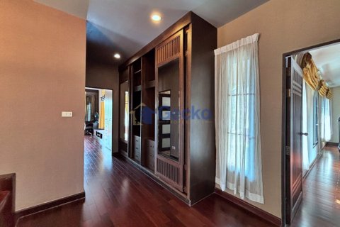 House in Pattaya, Thailand 3 bedrooms № 201878 - photo 22