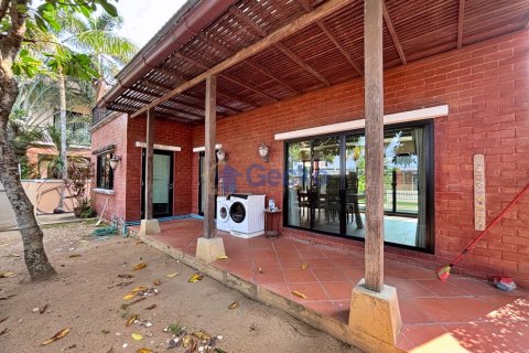 House in Pattaya, Thailand 3 bedrooms № 201878 - photo 29