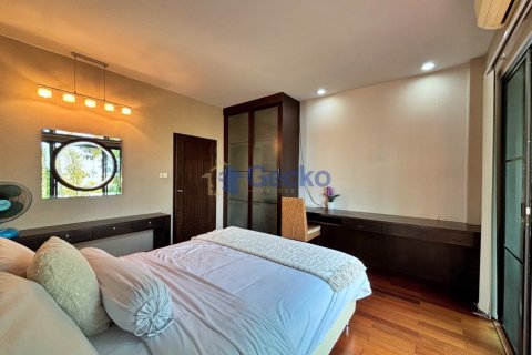 House in Pattaya, Thailand 3 bedrooms № 201878 - photo 18