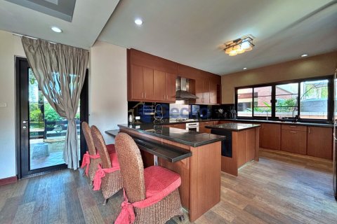 House in Pattaya, Thailand 3 bedrooms № 201878 - photo 14
