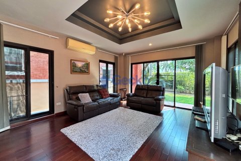 House in Pattaya, Thailand 3 bedrooms № 201878 - photo 8