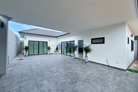 House in Pattaya, Thailand 3 bedrooms № 195796 - photo 4