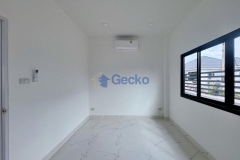 House in Pattaya, Thailand 3 bedrooms № 195796 - photo 10