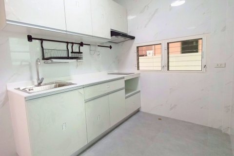 Maison à Pak Kret, Thaïlande 3 chambres № 141415 - photo 6