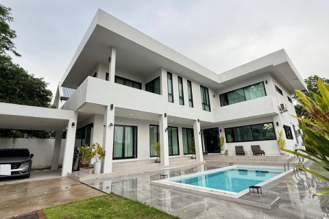 Villa à Chiang Mai, Thaïlande 4 chambres № 137579 - photo 1