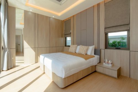 Villa in Phuket, Thailand 3 bedrooms № 137581 - photo 21