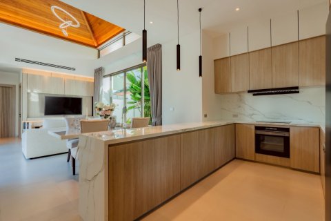 Villa in Phuket, Thailand 3 bedrooms № 137581 - photo 11