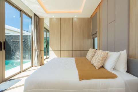 Villa in Phuket, Thailand 3 bedrooms № 137581 - photo 19