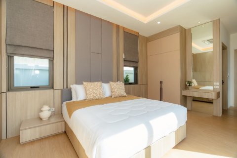 Villa in Phuket, Thailand 3 bedrooms № 137581 - photo 18