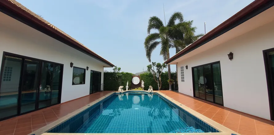 Villa à Hua Hin, Thaïlande 4 chambres № 160580