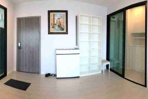 Condo in Bangkok, Thailand, 3 bedrooms  № 183660 - photo 4