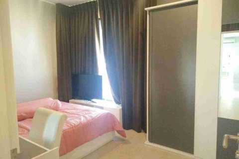 Condo in Bangkok, Thailand, 3 bedrooms  № 183660 - photo 8