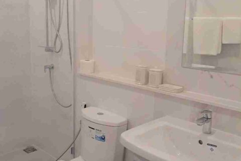 Condo in Bangkok, Thailand, 3 bedrooms  № 183660 - photo 3