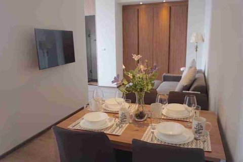 Condo in Bangkok, Thailand, 2 bedrooms  № 183662 - photo 10