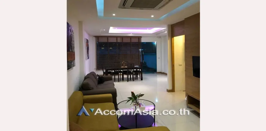 Reihenhaus in Khlong Toei, Bangkok, Thailand 6 Schlafzimmer № 216323