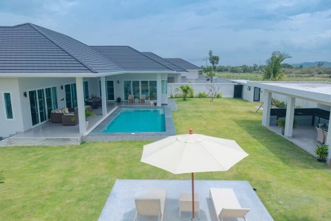 Casa de 3 dormitorios en Hua Hin, Tailandia № 221931