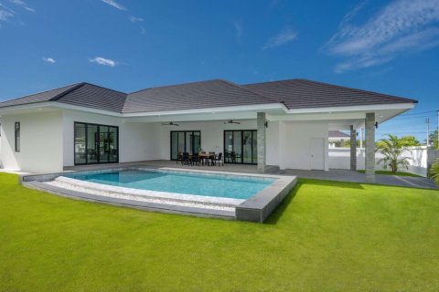 Villa in Hua Hin, Thailand 3 Schlafzimmer № 221927 - Foto 3