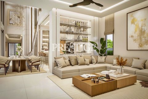 House in Pattaya, Thailand 5 bedrooms № 197980 - photo 4