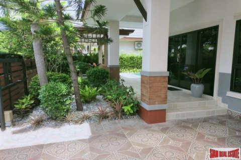 Villa in Pattaya, Thailand 2 bedrooms № 194105 - photo 3