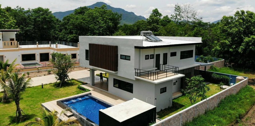 House in Chiang Mai, Thailand 13 bedrooms № 121866