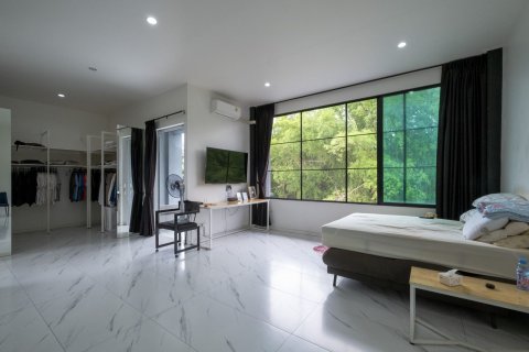House in Chiang Mai, Thailand 7 bedrooms № 121796 - photo 17