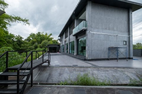 House in Chiang Mai, Thailand 7 bedrooms № 121796 - photo 1