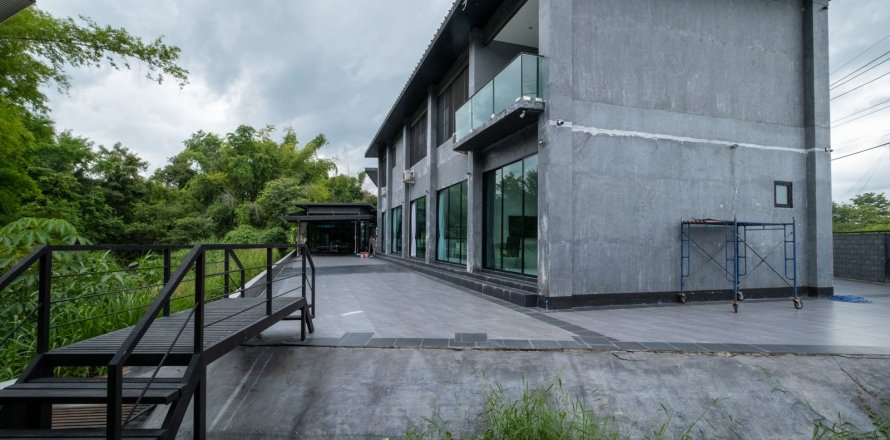 House in Chiang Mai, Thailand 7 bedrooms № 121796