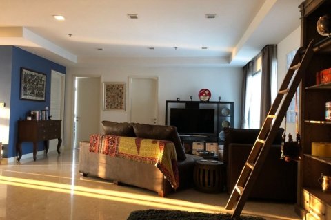 Кондоминиум с 3 спальнями в Клонг Тоэй, Бангкок, Таиланд № 151633 - фото 2