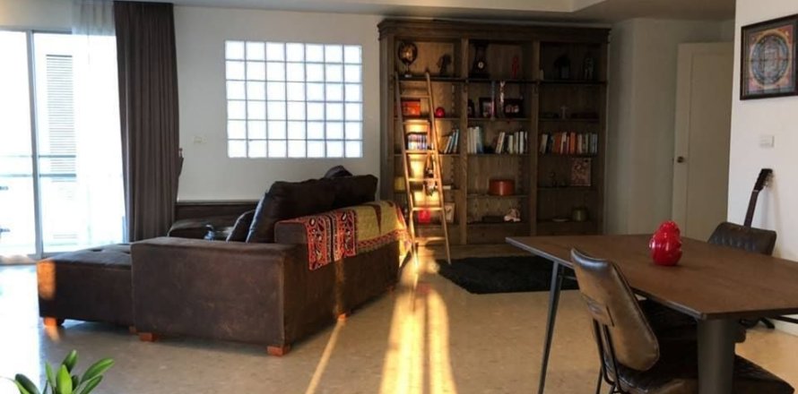 Кондоминиум с 3 спальнями в Клонг Тоэй, Бангкок, Таиланд № 151633