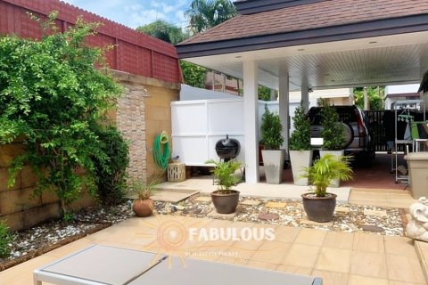 Villa in Rawai, Thailand 3 bedrooms № 179327 - photo 5