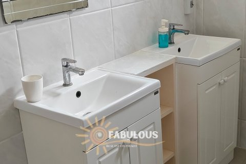 Villa in Rawai, Thailand 3 bedrooms № 179327 - photo 10