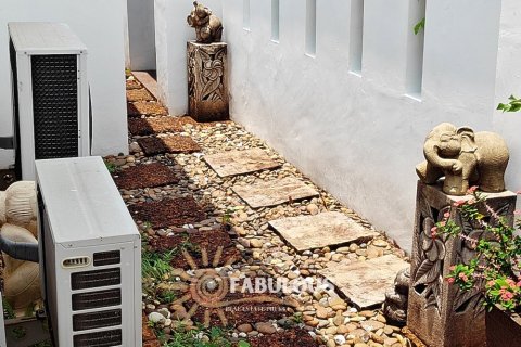Villa in Rawai, Thailand 3 bedrooms № 179327 - photo 7