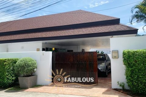 Villa in Rawai, Thailand 3 bedrooms № 179327 - photo 2