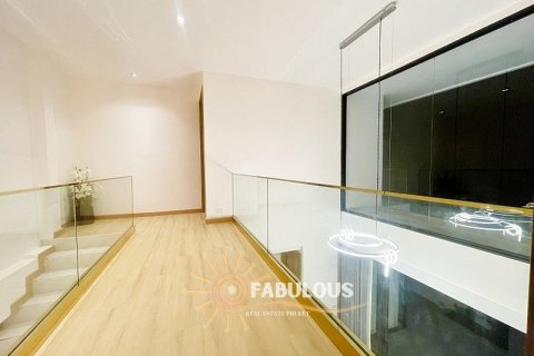 Villa in Kata, Thailand 3 bedrooms № 179323 - photo 15
