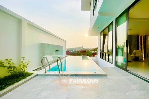 Villa in Kata, Thailand 3 bedrooms № 179323 - photo 16