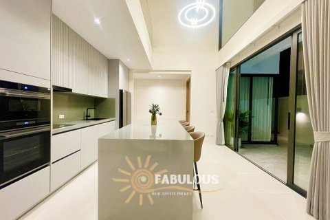 Villa in Kata, Thailand 3 bedrooms № 179323 - photo 14