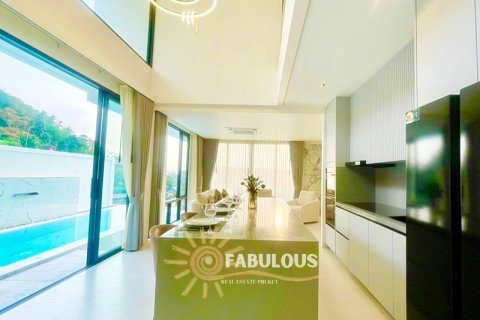 Villa in Kata, Thailand 3 bedrooms № 179323 - photo 8