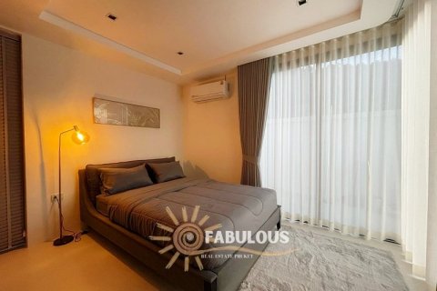 Villa in Kata, Thailand 3 bedrooms № 179323 - photo 12