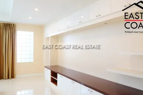 Condominio de 2 dormitorios en Pattaya, Tailandia № 213624 - foto 11