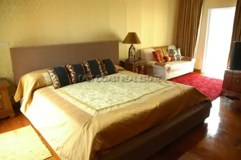Casa de 3 dormitorios en Pattaya, Tailandia № 213625 - foto 4