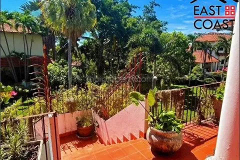 Casa de 6 dormitorios en Pattaya, Tailandia № 213623 - foto 5
