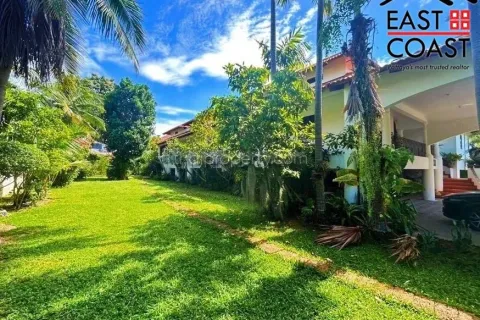 Casa de 6 dormitorios en Pattaya, Tailandia № 213623 - foto 3