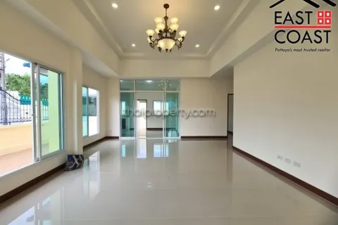 Casa de 3 dormitorios en Pattaya, Tailandia № 213622 - foto 5